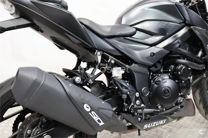 Suzuki GSX-S750 – Vista 15
