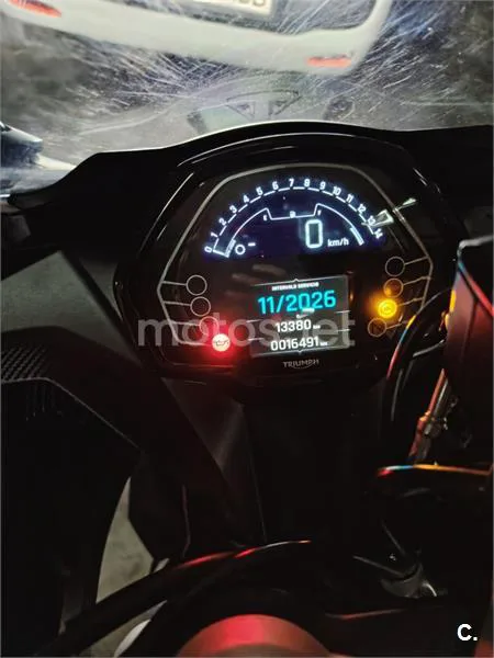 Triumph Daytona 660 – Vista 10