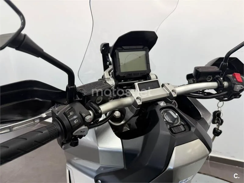 Honda X-ADV – Vista 13