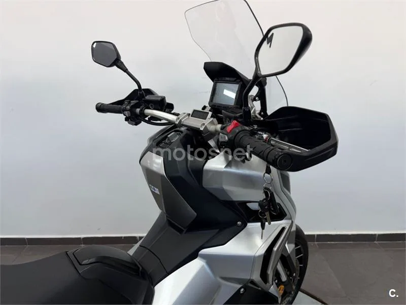 Honda X-ADV – Vista 7