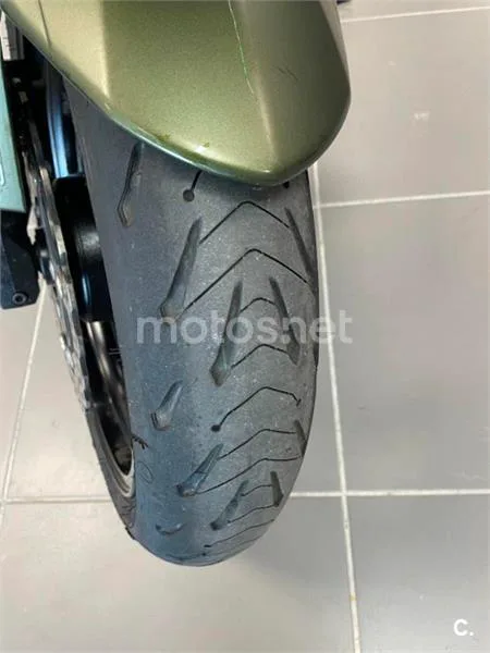 Kawasaki Versys – Vista 11