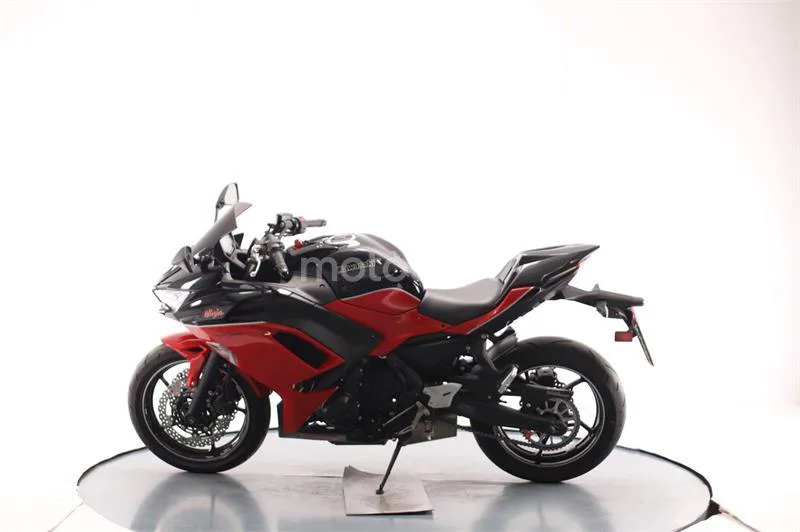 Kawasaki Ninja 650 – Vista 4