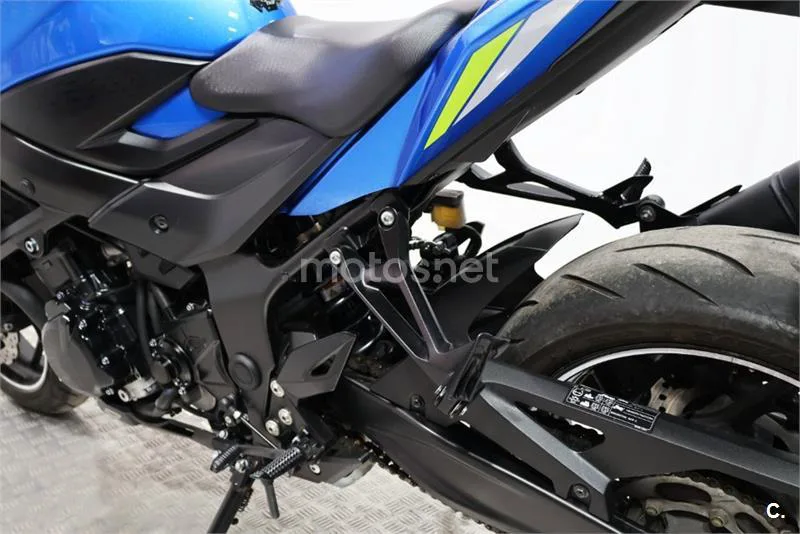 Suzuki GSX-S750 – Vista 13