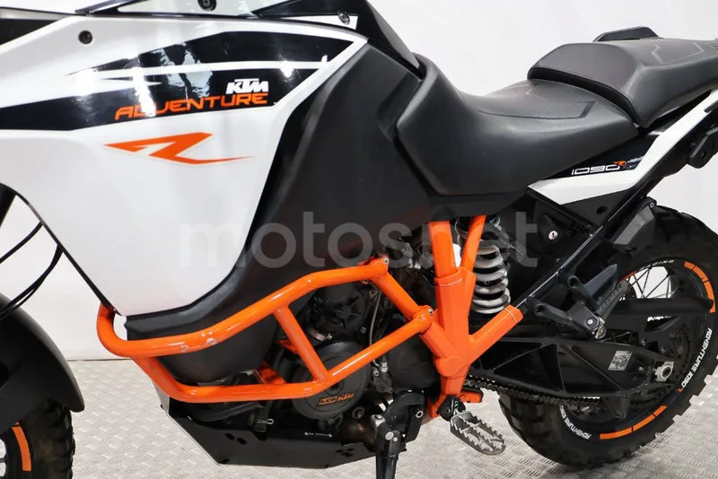 KTM 1090 Adventure – Vista 13