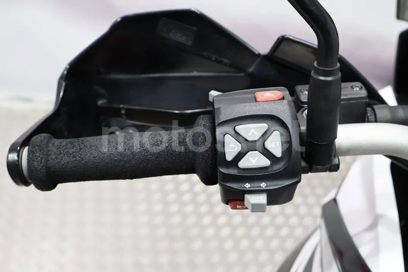 KTM 1090 Adventure – Vista 8