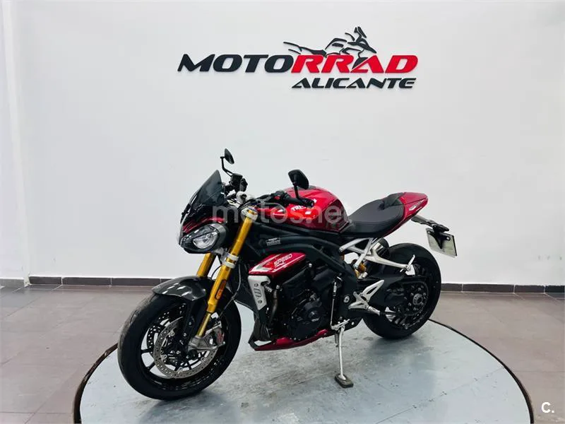 Triumph Speed Triple – Vista 12