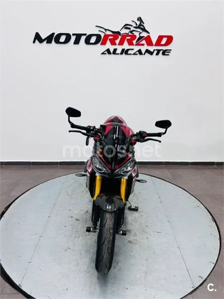 Triumph Speed Triple – Vista 19