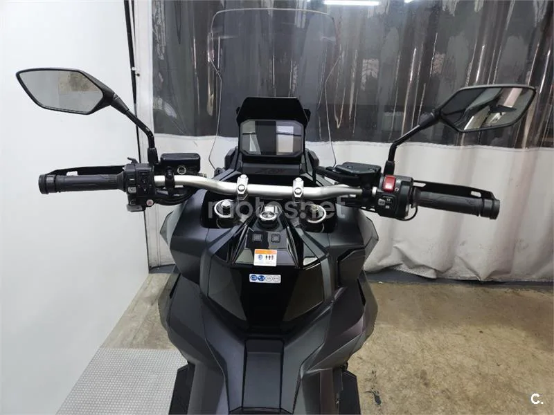 Honda X-ADV – Vista 7