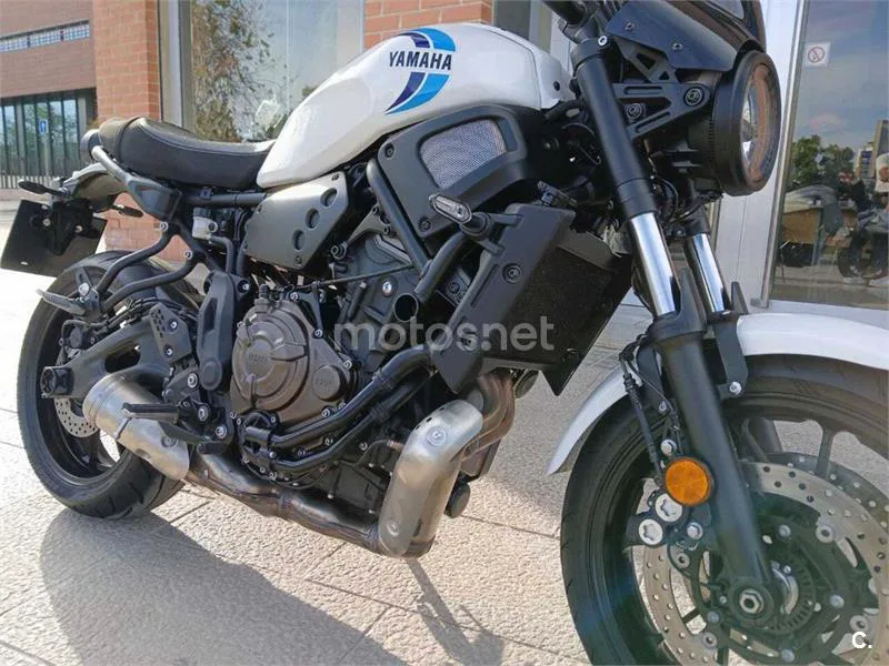 Yamaha XSR 700 – Vista 4