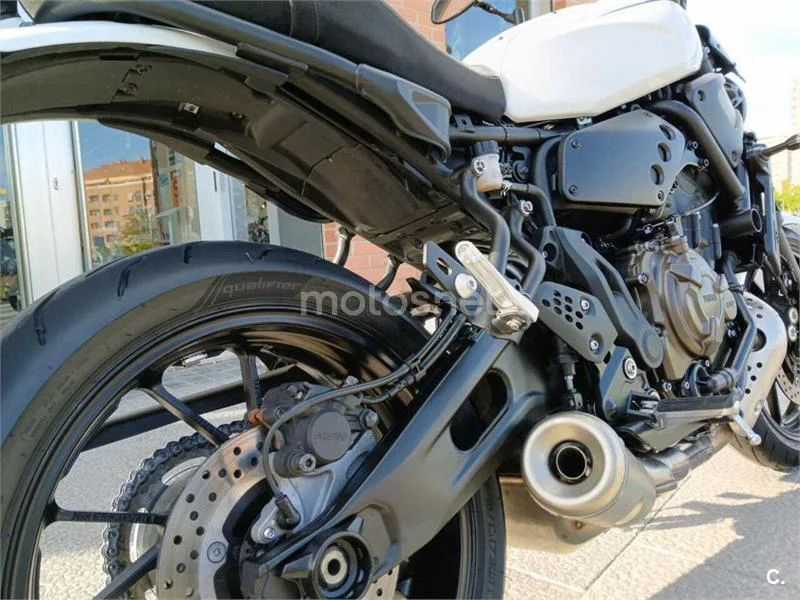 Yamaha XSR 700 – Vista 10