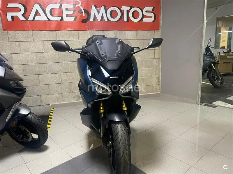 Honda Forza 750 – Vista 6