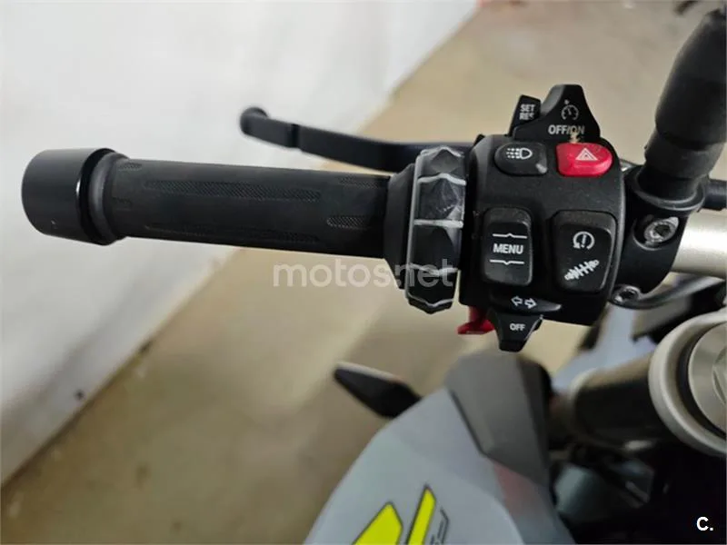 BMW F 900 R – Vista 13