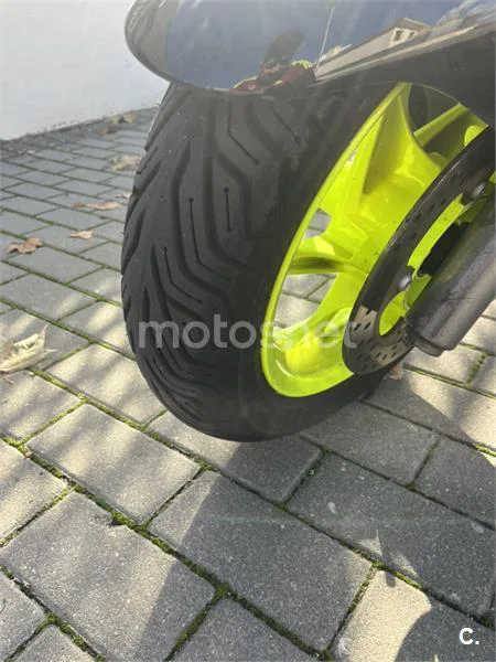 Yamaha YP Majesty 400 – Vista 5