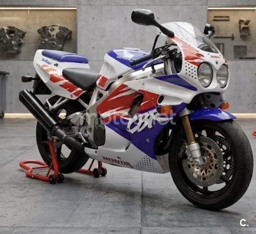 Honda CBR 900 RR Fireblade – Vista 3