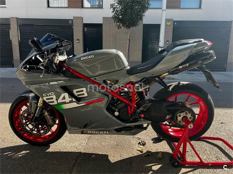 Ducati 848 Evo – Vista 3