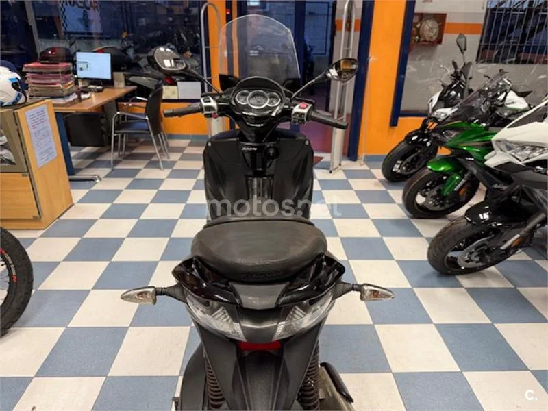 Piaggio MP3 Yourban 300 LT Sport – Vista 12