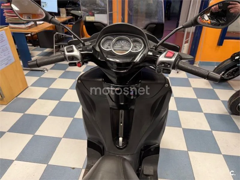 Piaggio MP3 Yourban 300 LT Sport – Vista 13