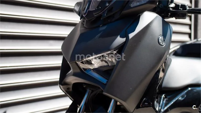 Yamaha XMAX 300 – Vista 12