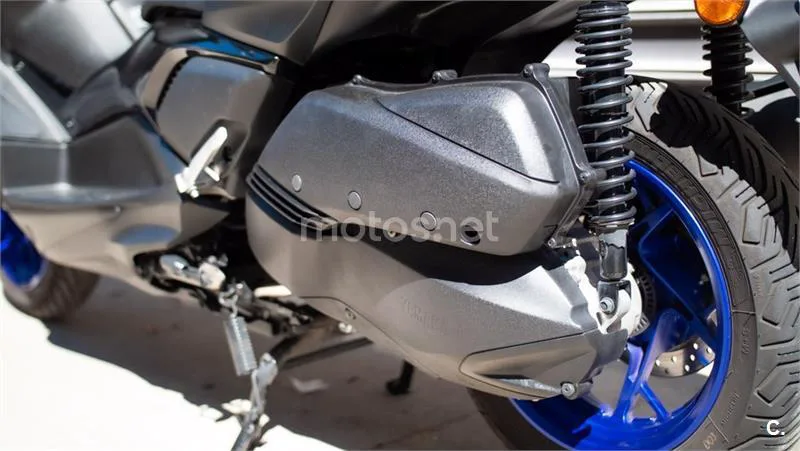 Yamaha XMAX 300 – Vista 15