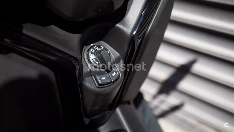 Yamaha XMAX 300 – Vista 18