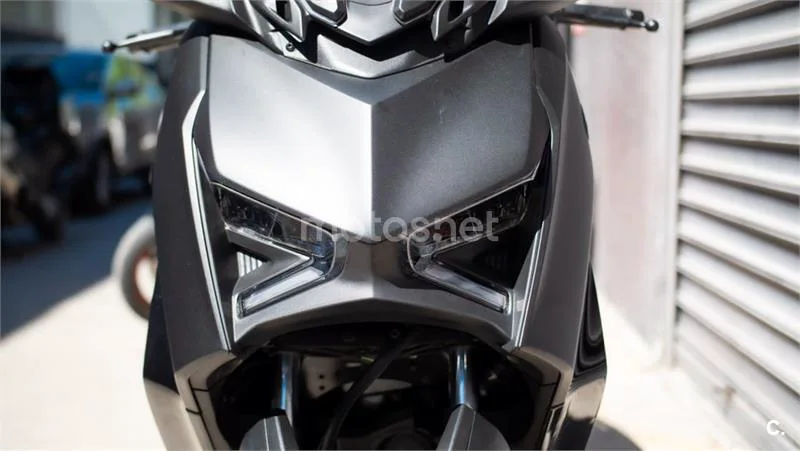 Yamaha XMAX 300 – Vista 9