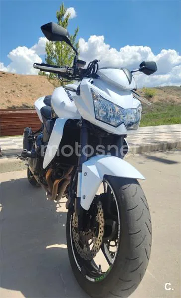 Kawasaki Z750 – Vista 4