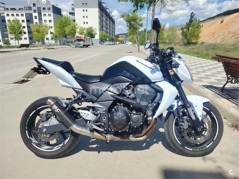 Kawasaki Z750 – Vista 8