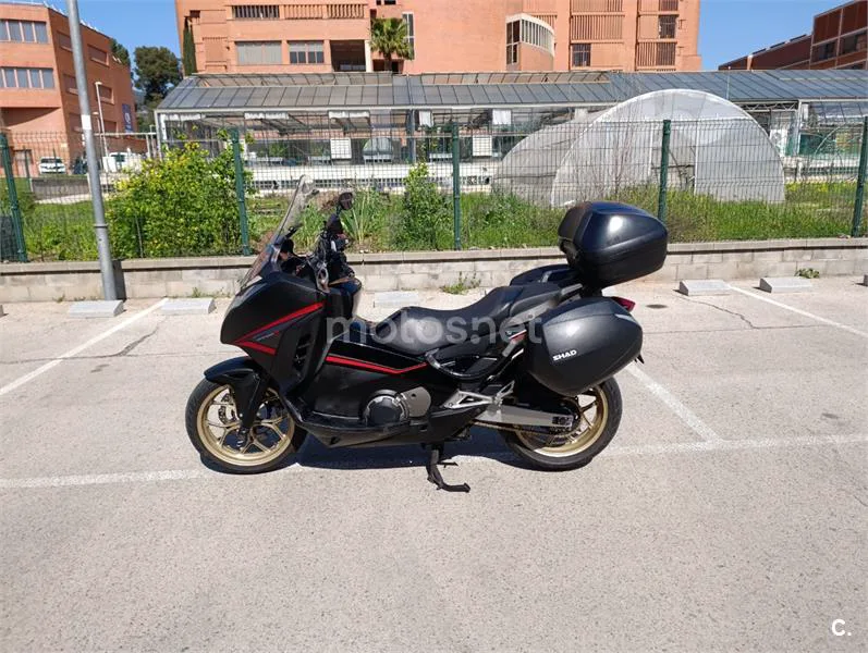 Honda Integra 750 S – Vista 4
