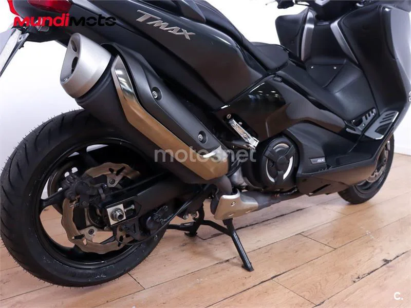 Yamaha TMAX – Vista 4