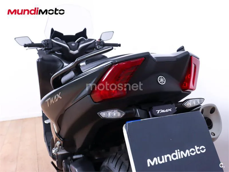 Yamaha TMAX – Vista 9