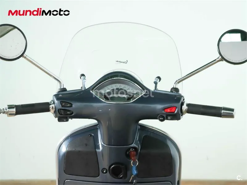 Vespa GTS 300 – Vista 11