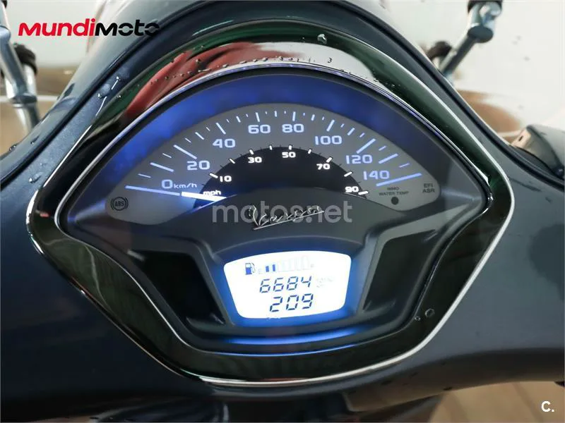 Vespa GTS 300 – Vista 12