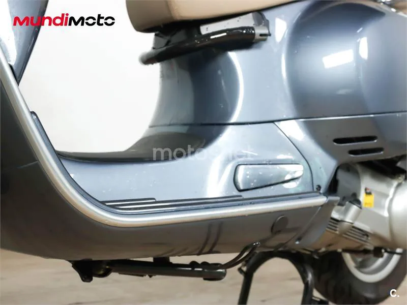 Vespa GTS 300 – Vista 10