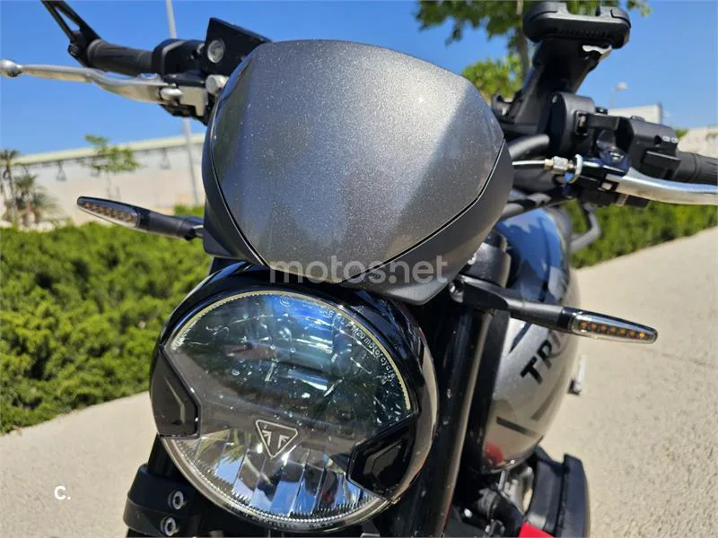 Triumph Trident 660 - Vista 8