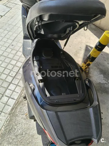 Kymco Grand Dink 300 – Vista 5