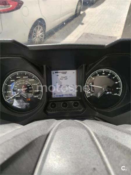 Kymco Grand Dink 300 – Vista 6