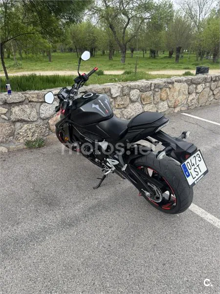Suzuki GSX-S – Vista 3