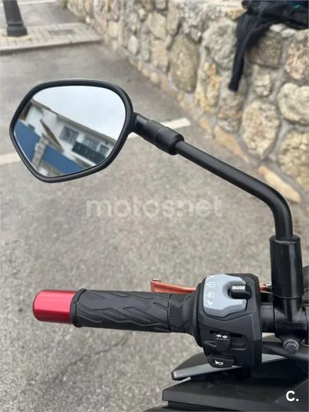 Suzuki GSX-S – Vista 6