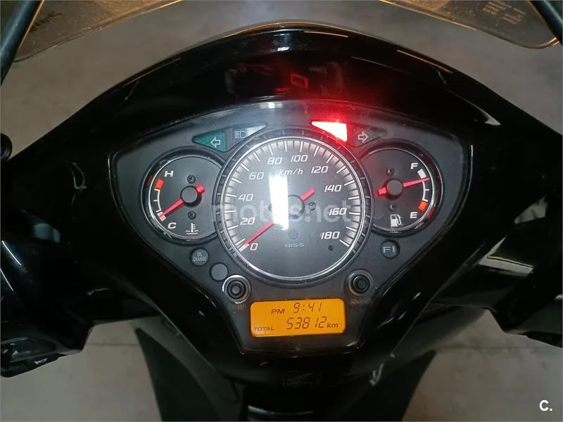 Honda SH300i – Vista 3