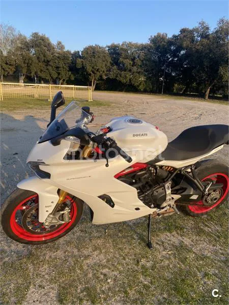 Ducati SuperSport – Vista 7
