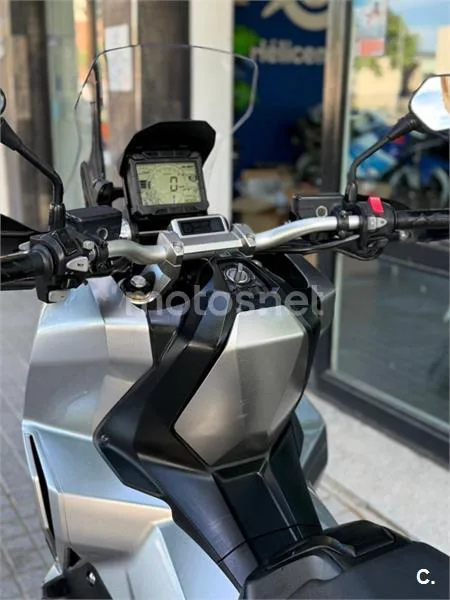 Honda X-ADV – Vista 15