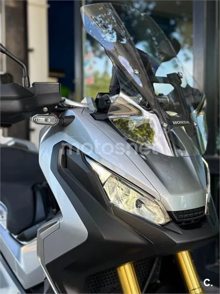 Honda X-ADV – Vista 10