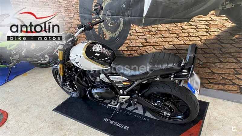 Triumph Speed 400 – Vista 16