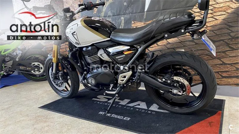 Triumph Speed 400 – Vista 17