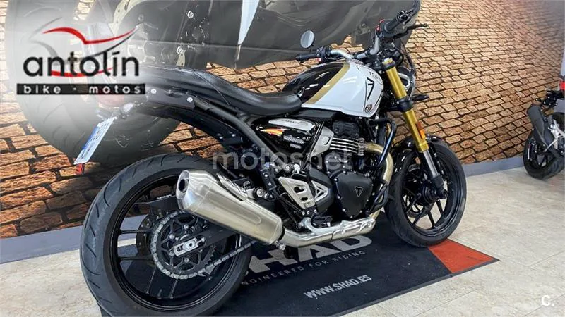 Triumph Speed 400 – Vista 3