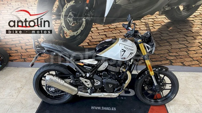 Triumph Speed 400 – Vista 25