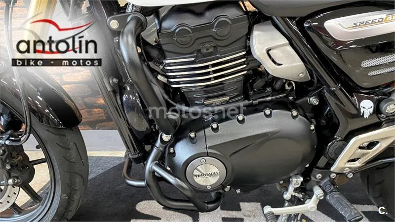 Triumph Speed 400 – Vista 22
