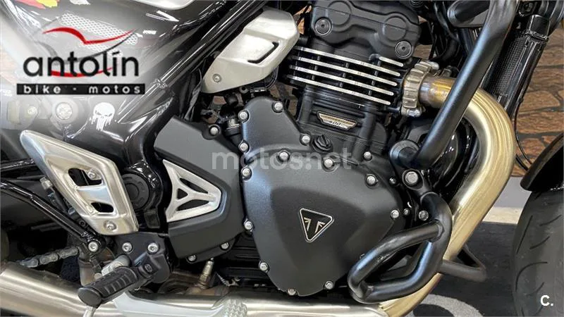 Triumph Speed 400 – Vista 5