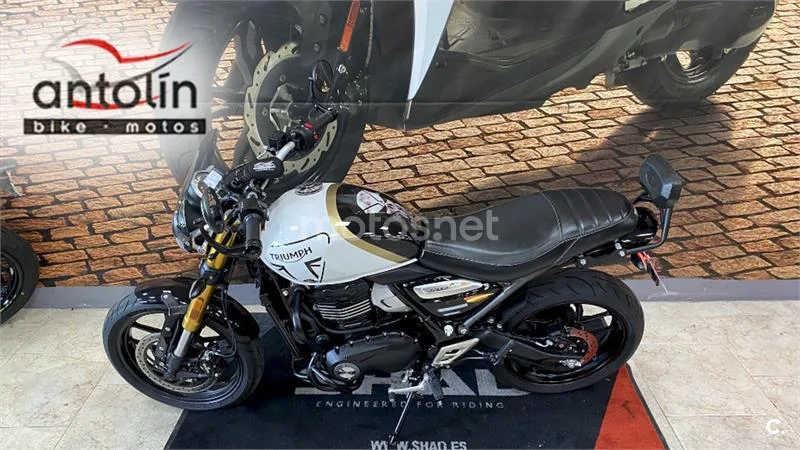 Triumph Speed 400 – Vista 9