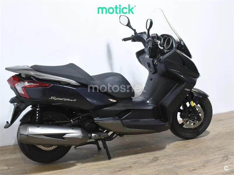 Kymco Super Dink 300 – Vista 10